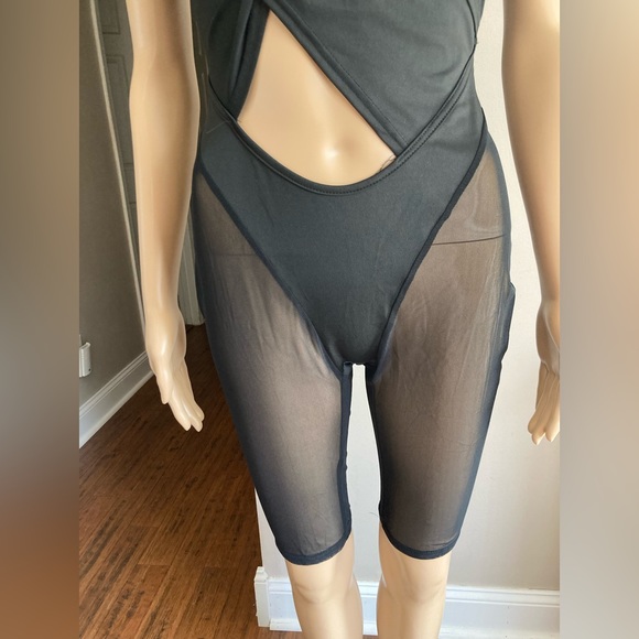 Sexy One Piece Black Knee Length Romper Size Small - Picture 3 of 9